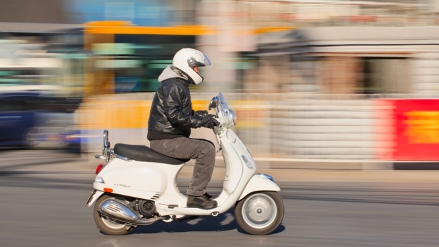 le port du casque est obligatoire en moto