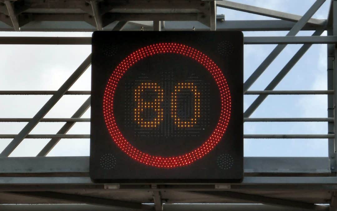 Respectez les limitations de vitesse sur la route