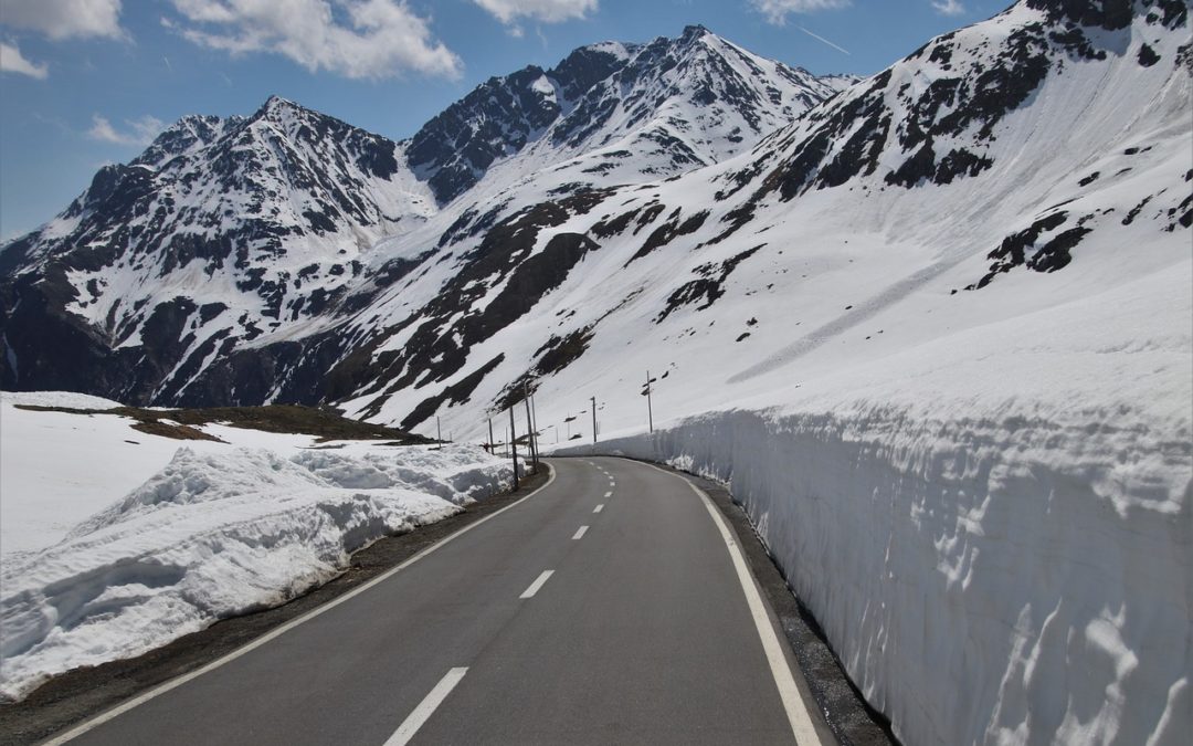 Conduire sur les routes de montagne
